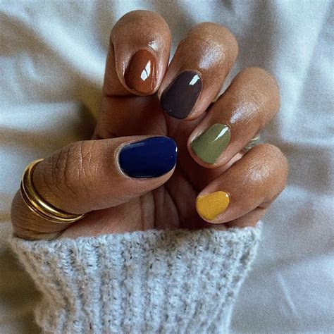 55 Thanksgiving Nails You’ll Actually Want to Wear | Thanksgiving nails ...