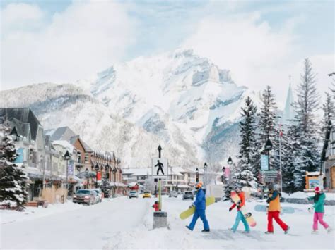 This Small Canadian Town Feels Like It's From A Christmas Movie And We ...