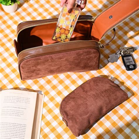 Travel Kits by LeatherNoLeather – Stylish & Premium Travel Essentials