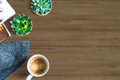 Newmika Plush Wood 8x4 ft High Gloss wood laminates Brown 3335_NGL ...