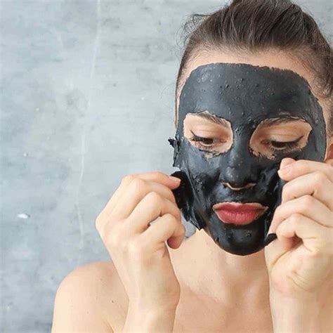 Easy DIY Charcoal Peel Off Mask Anyone Can Make at Home (Try this ...