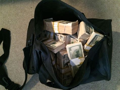 Bag of Money / $500,000.00 pack! Slightly aged / New Duffle Bag ...