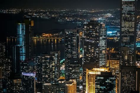 Buildings Night Window View 的图像结果