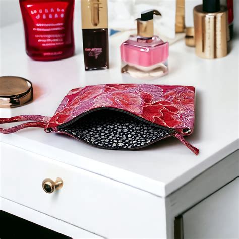 Glam Gaze Vanity Pouch – Use Me Works