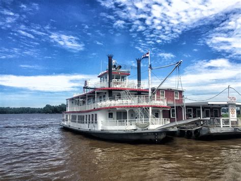Riverboat Cruises in Hannibal, Missouri