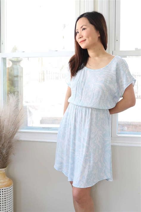 I’m 5’2″, these are the 10 Best Casual Dress Styles for Petite Women