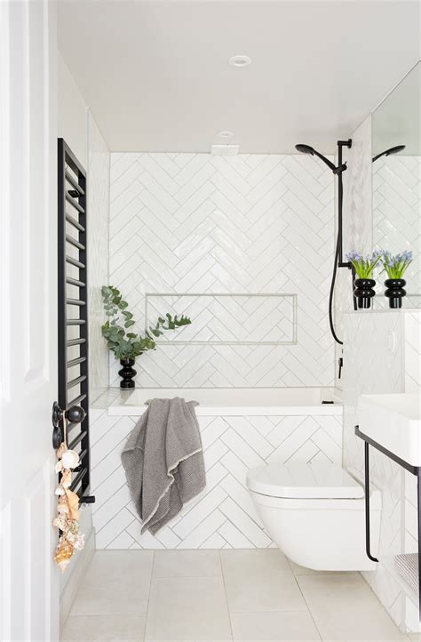 34+ White Shower Tile Ideas ( BRIGHT & FRESH ) - Showers