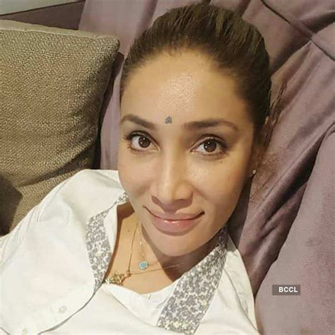 Propose Day: Celebrities share their creative ‘propose day’ scene ...