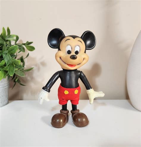 Mickey Mouse Old Toy 的图像结果