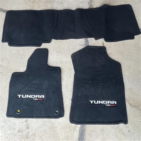 Toyota Tundra Floor Mats | EstateSales.org