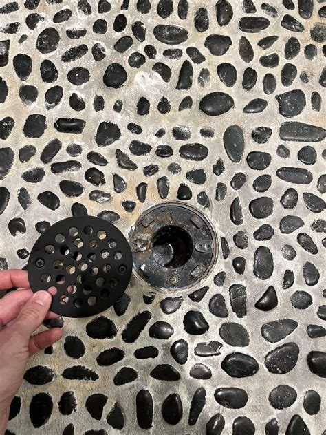 Shower drain without screen is leaking : r/Plumbing