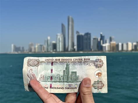 1000 Dirham Note & Abu Dhabi Skyline – The Currency Project