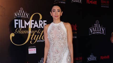 Karisma Kapoor Attends Filmfare Glamour & Style Awards In A White Gown ...