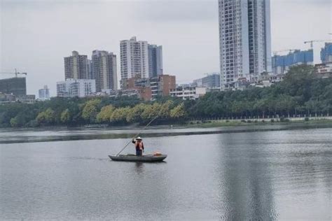 北京上班河北居住，52万复式两层房子住起来跟别墅一样，真方便-财经视频-搜狐视频