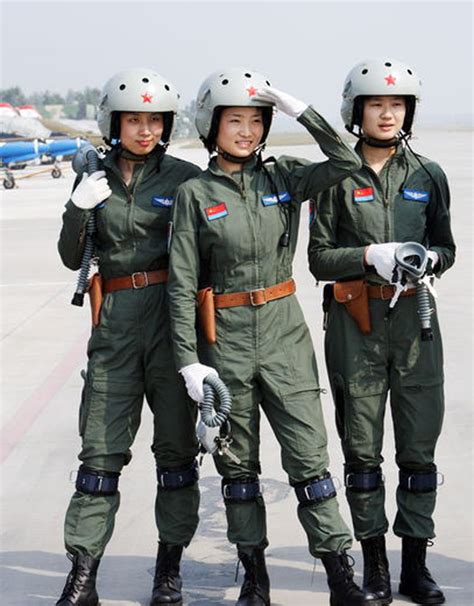 中国女飞行员组图_原创制服设计，职业装设计