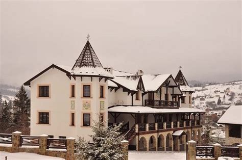 HOTEL COMPLEX DVIR KNIAZHOIY KORONY (Slavs'ke) - Hotel Reviews, Photos ...