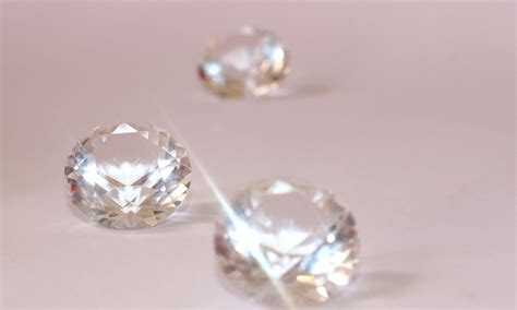 De Beers launches Ombré Desert Diamonds and Origin brand | Jewellery Focus