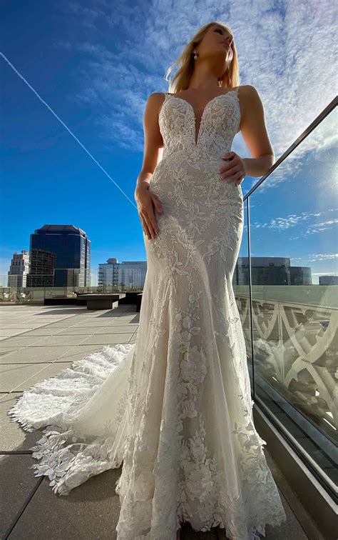 1305 | Martina Liana | Sexy 3D Lace Wedding Dress with V-Neck and Beading | True Society Bridal ...