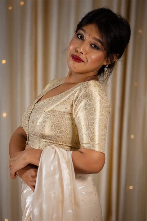 V-Neck Readymade Blouse | Crop Top Blouse | I Love Sarees - I Love Sarees