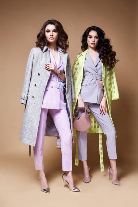 Beautiful Women Business Suit 的图像结果