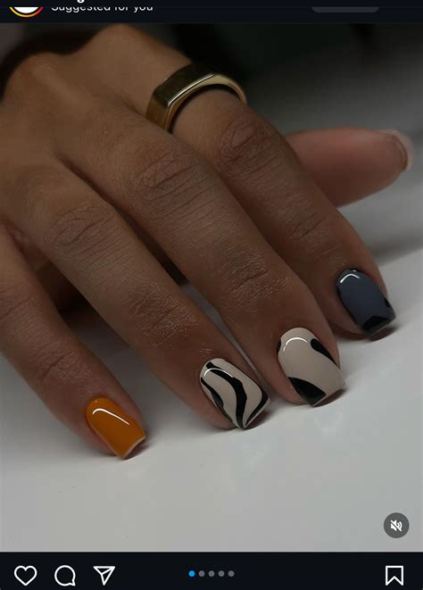 Pin by Priscilla Wright on Nails in 2024 | Fall acrylic nails, Short ...