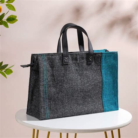 Lunch Bags Online - Leak Proof Tiffin Bags Online At Best Prices | Nestasia