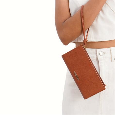Leather Wallets for Women: Bifold & Sling Wallets - Hidesign