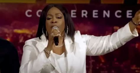 Waymaker Singer 的图像结果