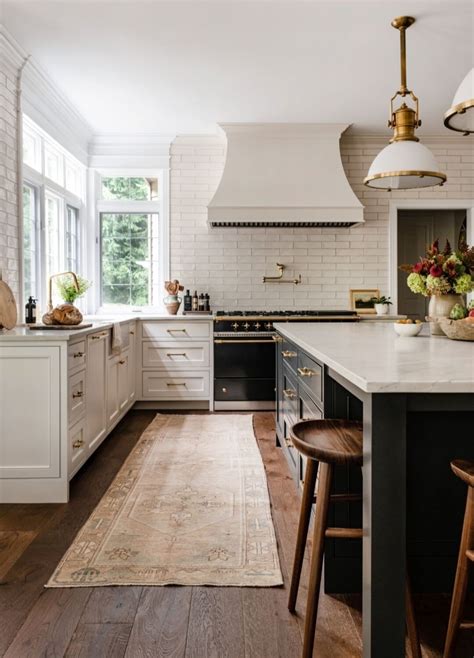 12 Kitchens That Look Straight Out of a Nancy Meyers Movie - The Everygirl