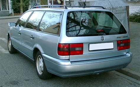 File:VW Passat B4 Variant rear 20080212.jpg - Wikipedia