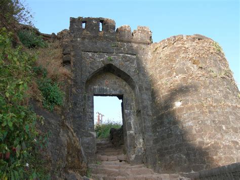 Sinhagad Fort Pune – History, Trekking Guide & Travel Information