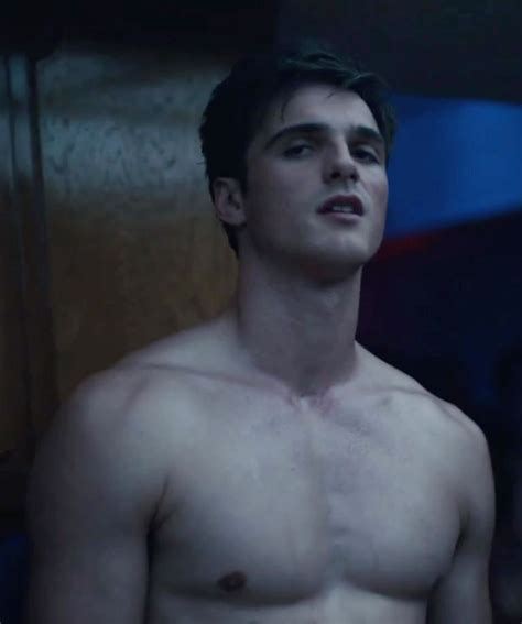 jacob elordi as nate jacobs in ‘euphoria’ | Noah flynn, Hottest guy ...