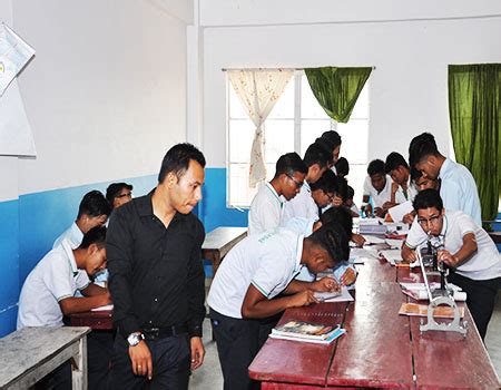 WELL-EQUIPPED LABORATORY – XtraEdgeSchool