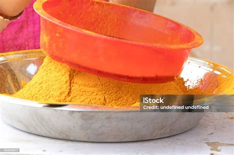 Process of Getting Turmeric Powder 的图像结果