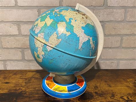 Vintage World Globe 的图像结果