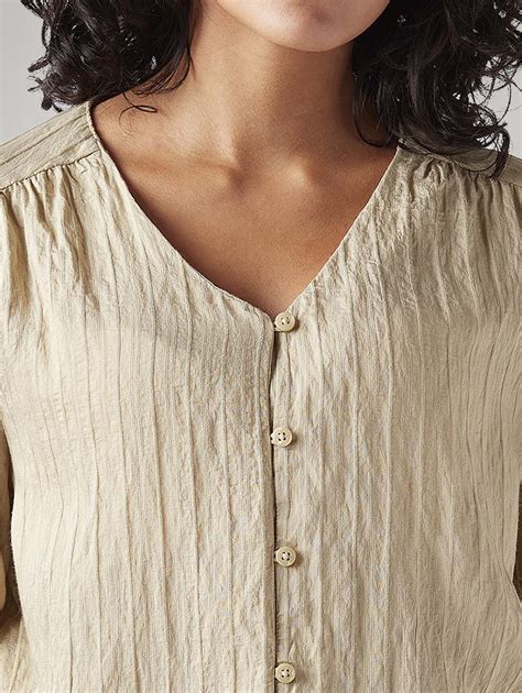 Women's Textured Regular Fit Top – Levis India Store