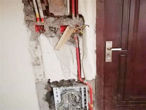 郑州家装水电工开槽日常，老房子翻新改造，水电工一天挣多少钱？_哔哩哔哩_bilibili