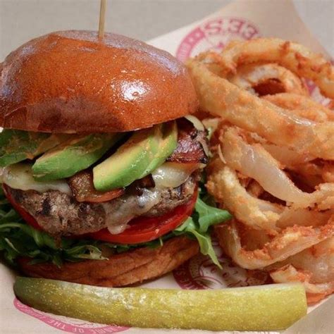 Twohey's Restaurant (@Twoheys) | Twitter