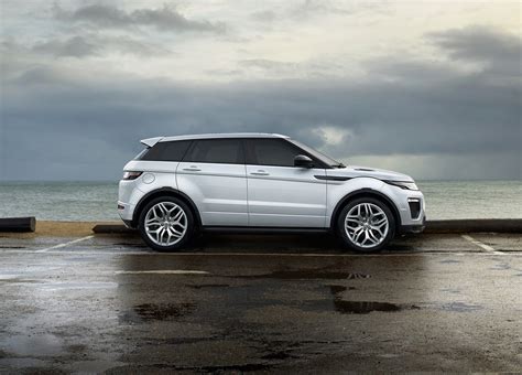 Range Rover Evoque (2016) sweeps in with fresh wardrobe