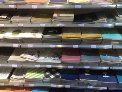 香港连锁文具店有啥卖⁉️限定笔真的价廉物美吗?_哔哩哔哩_bilibili