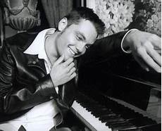 tiziano ferro l 232 una cosa semplice si tracklist tiziano ferro l 232 una cosa semplice onstage tiziano ferro l 232 una cosa semplice si tracklist tiziano ferro l 232 una cosa semplice onstage