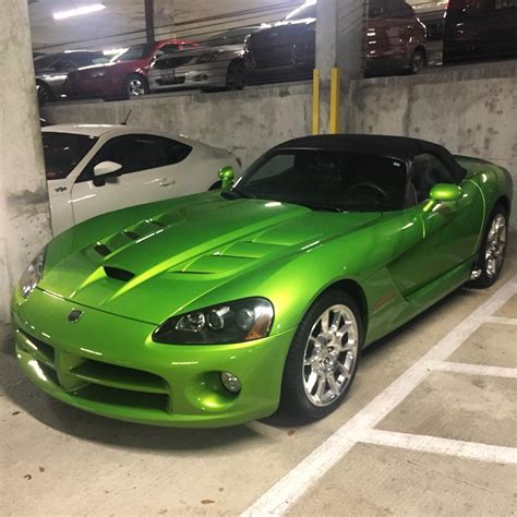 Green Dodge Viper SRT10 in South Florida : r/Dodge