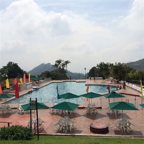 CENTRO RECREACIONAL COMFENALCO YANACONAS (Cali) - Campground Reviews ...