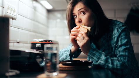 Night Eating Syndrome - Nächtliches Essen Symptome, Ursache, Behandlung ...