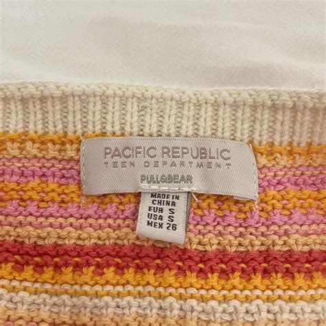 This GORGEOUS crochet knit beach /swimsuit cover up... - Depop