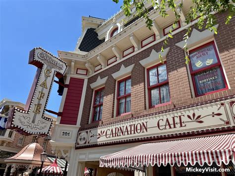 5 Easiest-to-Book Disneyland Restaurants That Actually Have Good Food ...