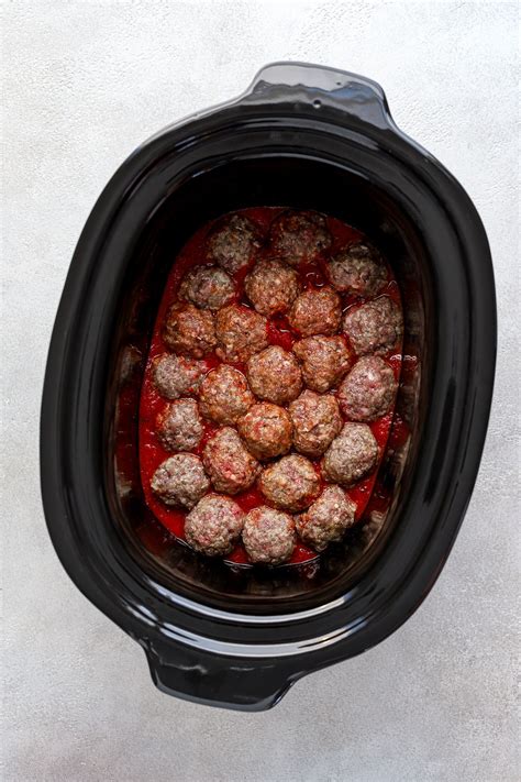 https://realfoodwholelife.com/wp-content/uploads/2023/01/SlowCookerMeatballs-3.jpg