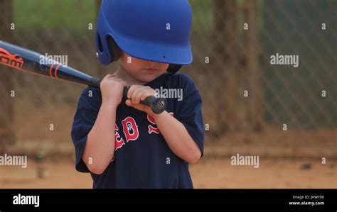 Kids Playing Baseball 的图像结果
