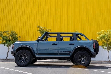 Rent Ford Bronco Blue in Dubai - SUV - Octane.Rent