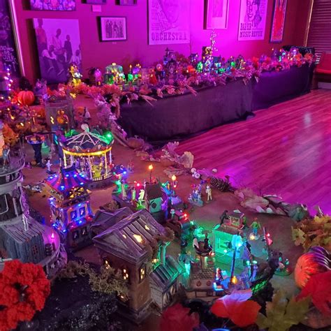 Streetlight Guild Miniature Halloween Village, Streetlight Guild, Upper ...